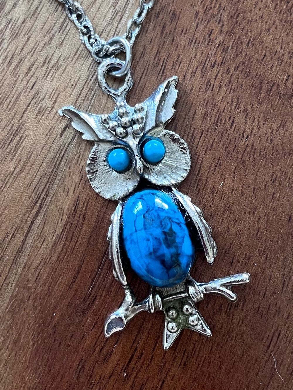 VTG 1970's Faux Turquoise and Silver-Tone Owl 24 inch Pendant Necklace